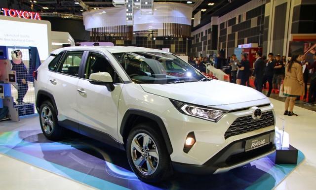 大改款的丰田RAV4本次新加坡车展亮相，具体配置情况如何