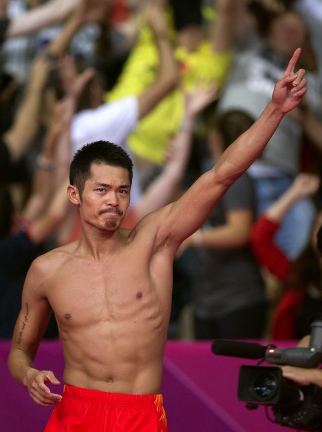 世界第1栽了，一轮游！日本天王领悟林丹的痛！奥运夺冠？醒醒吧