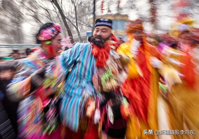 大年初一乌鲁木齐红山公园赶庙会