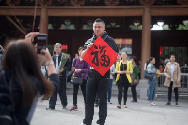 越秀｜奏响广府庙会序曲！书画家元宵书画应众挥毫送福