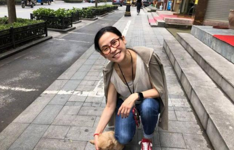 48岁宣萱近照：曾让李嘉欣羡慕，和古天乐“官配”的她依然美丽