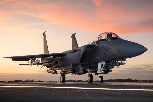 F15战机面世47年后 美国空军依然采购新造F15战机 是F35不行？