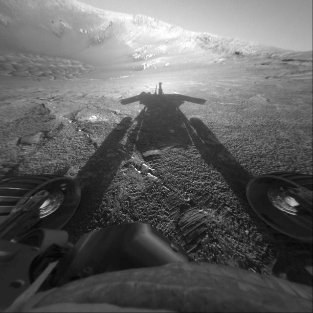 美火星探测器机遇号结束任务，超额完成任务近15年