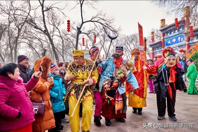 大年初一乌鲁木齐红山公园赶庙会