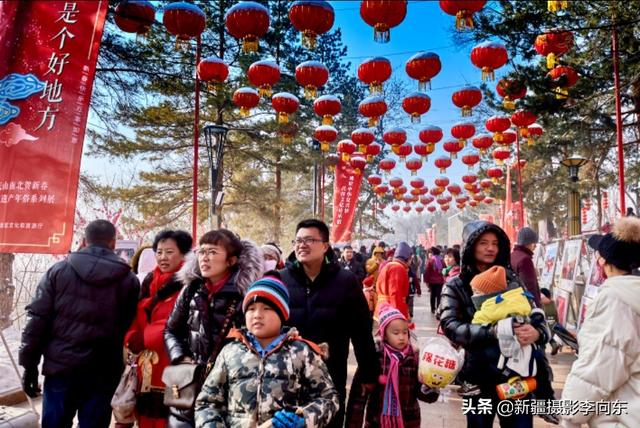 大年初一乌鲁木齐红山公园赶庙会