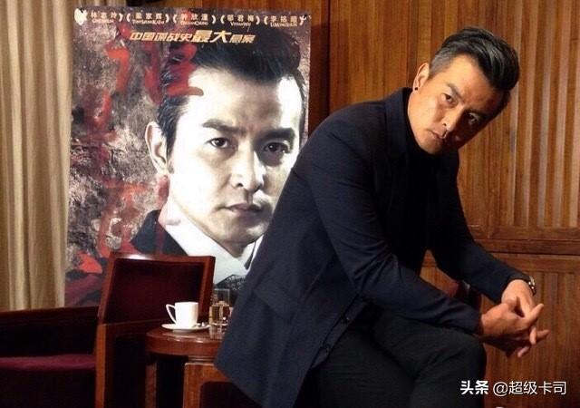 从差点成为非法外劳到国宝级演员，他是《一吻定情》里的一大亮点