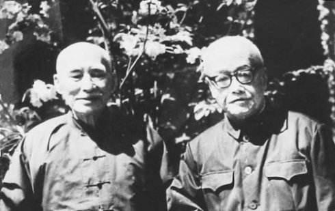 俞平伯：花落春仍在