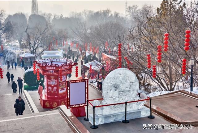 大年初一乌鲁木齐红山公园赶庙会