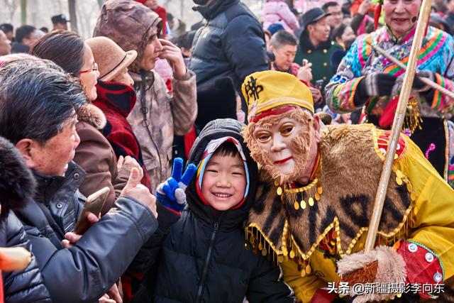 大年初一乌鲁木齐红山公园赶庙会