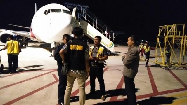 MH724客机深夜因技术故障急降印尼 载有127人