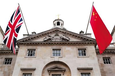 英国国防大臣还想对华搞“炮舰外交”，连首相都出来打他脸了！