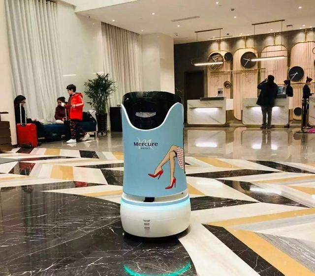 酒店人工成本上升，酒店机器人成为未来趋势