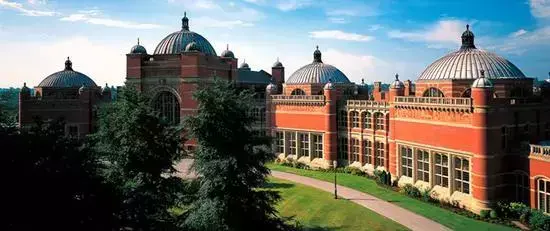 英国5所大学认可高考成绩 中国学生“苦”尽甘来！