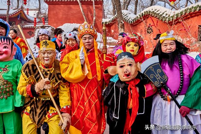 大年初一乌鲁木齐红山公园赶庙会