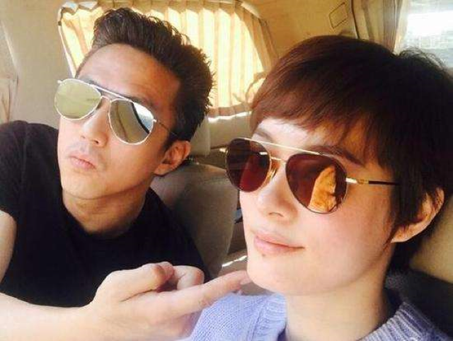 并称为娱乐圈四对“真香夫妻” 不同的恩爱方式好像一本婚姻的写实手册