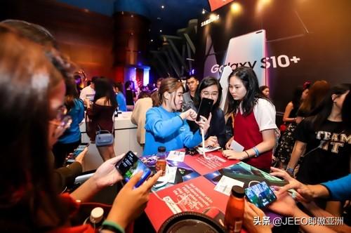 三星在新加坡发布Galaxy S10手机