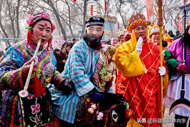 大年初一乌鲁木齐红山公园赶庙会