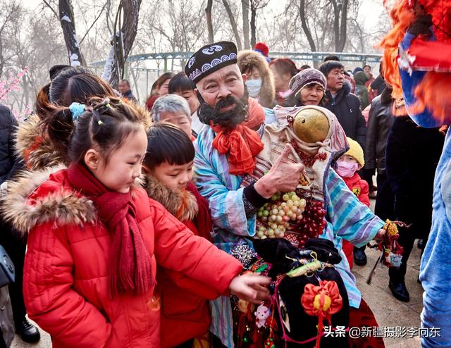 大年初一乌鲁木齐红山公园赶庙会