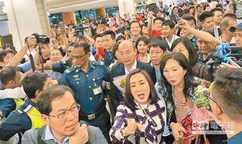 韩流强袭新加坡！侨胞挤爆机场重现三山造势