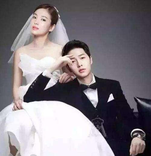 宋慧乔疑在传婚变出席活动未佩戴婚戒