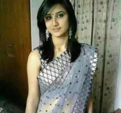 她绝望地看着一只只手伸向自己的身体