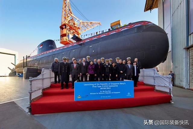 新加坡首艘218SG型潜艇在德国基尔下水，命名“无敌”号