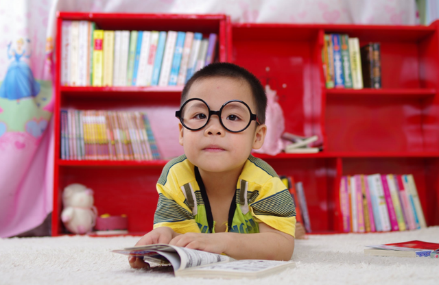 从幼儿园过渡到小学的过渡阶段，新加坡家长认为什么才是最重要的
