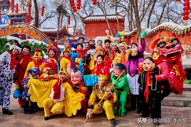 大年初一乌鲁木齐红山公园赶庙会