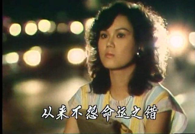新加坡连续剧《人在旅途》主题曲及片尾曲(翁素英原唱)