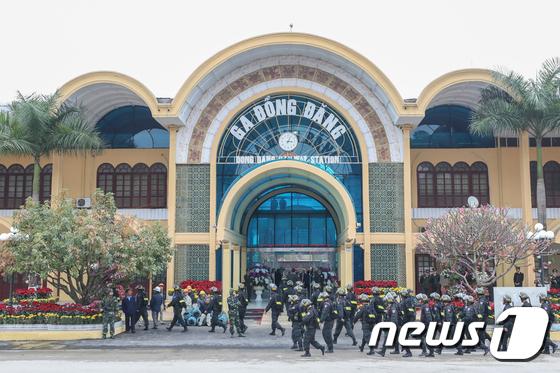 专列抵达，酒店确定！金正恩坐上迈巴赫专车前往河内