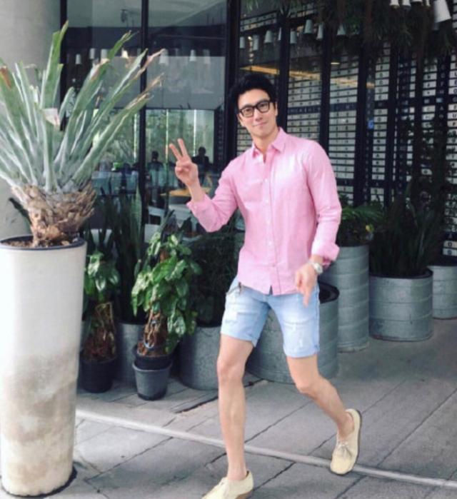 小鲜肉先等等，大叔控站出来！拥有精壮身材的52岁大叔爆红！