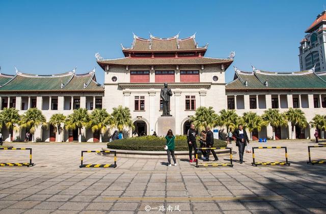 厦门这所大学原来可自由进出，因游客太多不得已限制人流量！