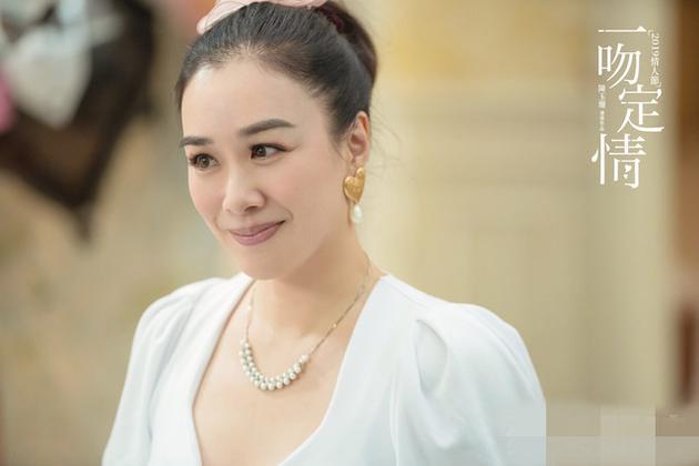 钟丽缇谈被王大陆叫妈咪 笑言“其实长得也挺像”