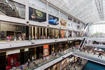 每平方英尺销售额1898美金的购物中心在新加坡