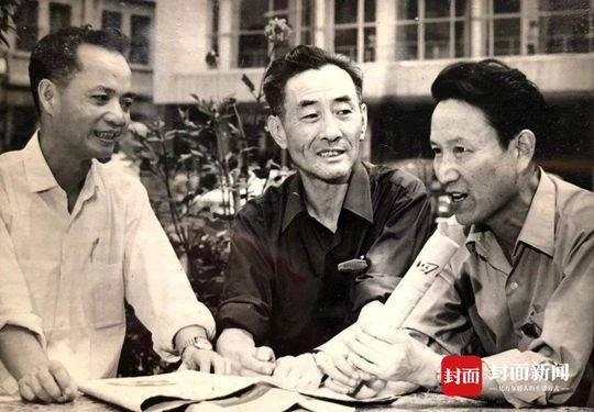 四川作家高缨逝世 女儿：爸爸一直没有停笔，不久前还写了一首新诗