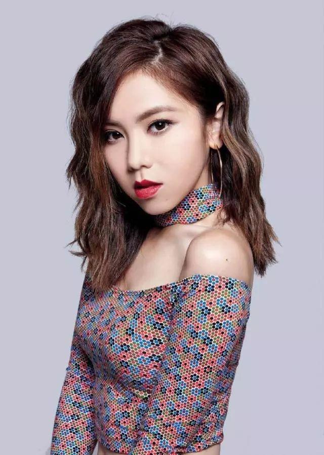 当今华语乐坛颜值最高的4位女歌手：邓紫棋第4，她 美若天仙！