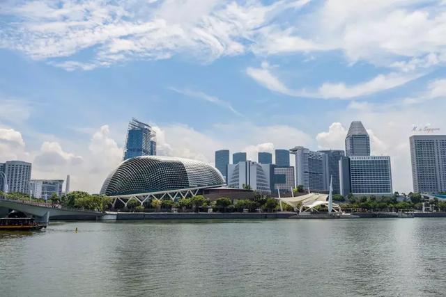 滨海湾，一眼望尽狮城繁华，世界上最美的城市风景不过如此！