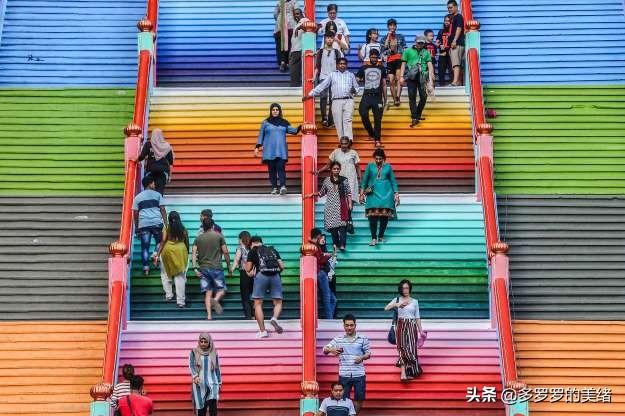 探索21个世界上最壮观的楼梯