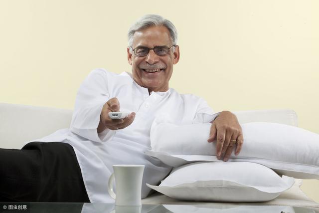 老年人这个生活习惯最伤记忆力，不想得痴呆趁早改了！