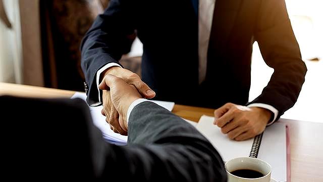 立即让人更喜欢你的16种心理技巧
