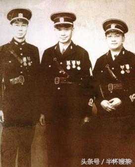 他是青帮大佬，要写中共党史初始，他的名字一定和毛润之同时出现