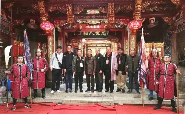 洪濑天香：春雨中数千民众簇拥关公巡游祈福