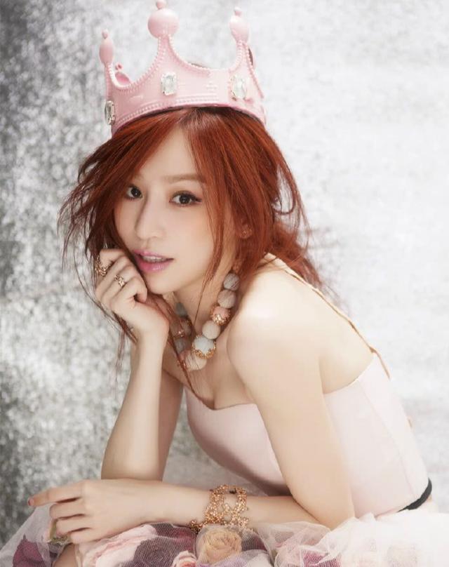 37岁的甜心教主王心凌除了脸，还有更值得talk的东西！