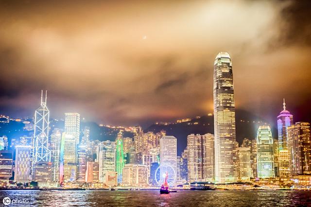 全球“最贵”城市排行榜：香港并列第一“贵”，新加坡六连冠