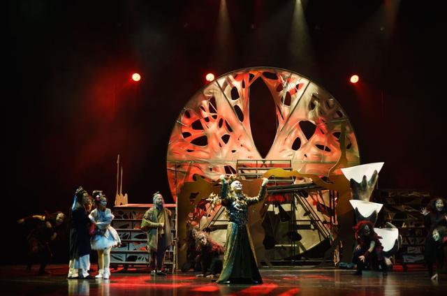 《声入人心》余笛专门来看这部“玩出格”的新加坡音乐剧，古装也能摇滚？