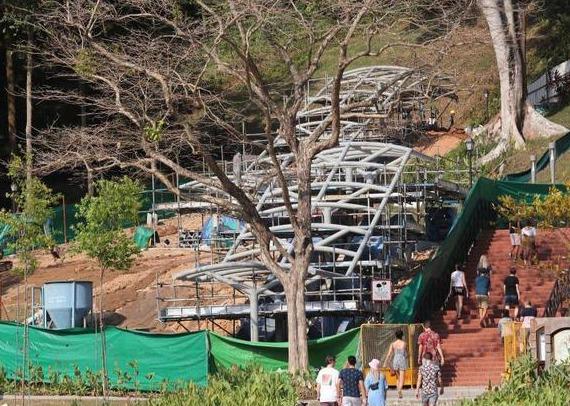 建电动扶梯 登新加坡福康宁山更轻松