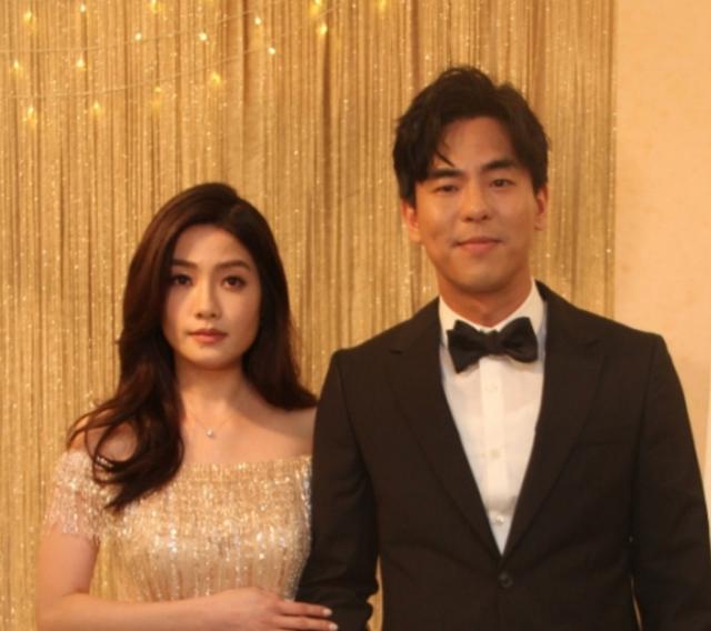柯受良大儿子柯有伦香港补办婚礼面子大，张学友苗侨伟到场送祝福