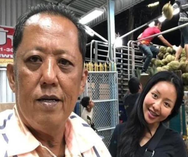泰国榴莲大王为女儿招婿：送千万泰铢10辆车和房