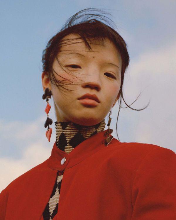 这个上海女孩登上美国《时装》，网友们又吵起来了