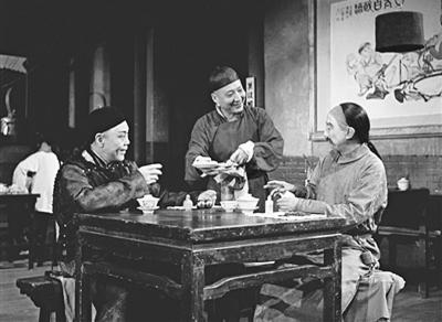 亮相即成热点！《茶馆》缘何这么火？